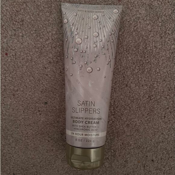 New Bath & Body Works Satin Slippers Collection - Picture 4 of 5